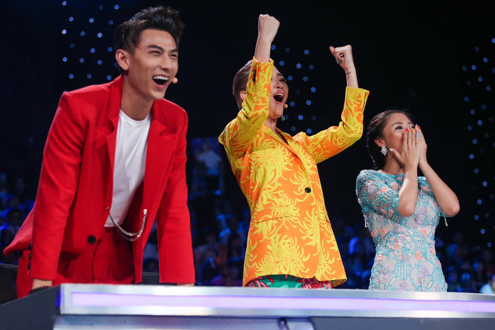 Ho Van Cuong hat Nang co con xuan anh 2