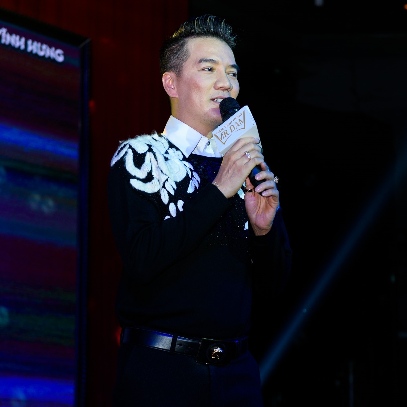 MV chu de dong tinh cua Dam Vinh Hung anh 2