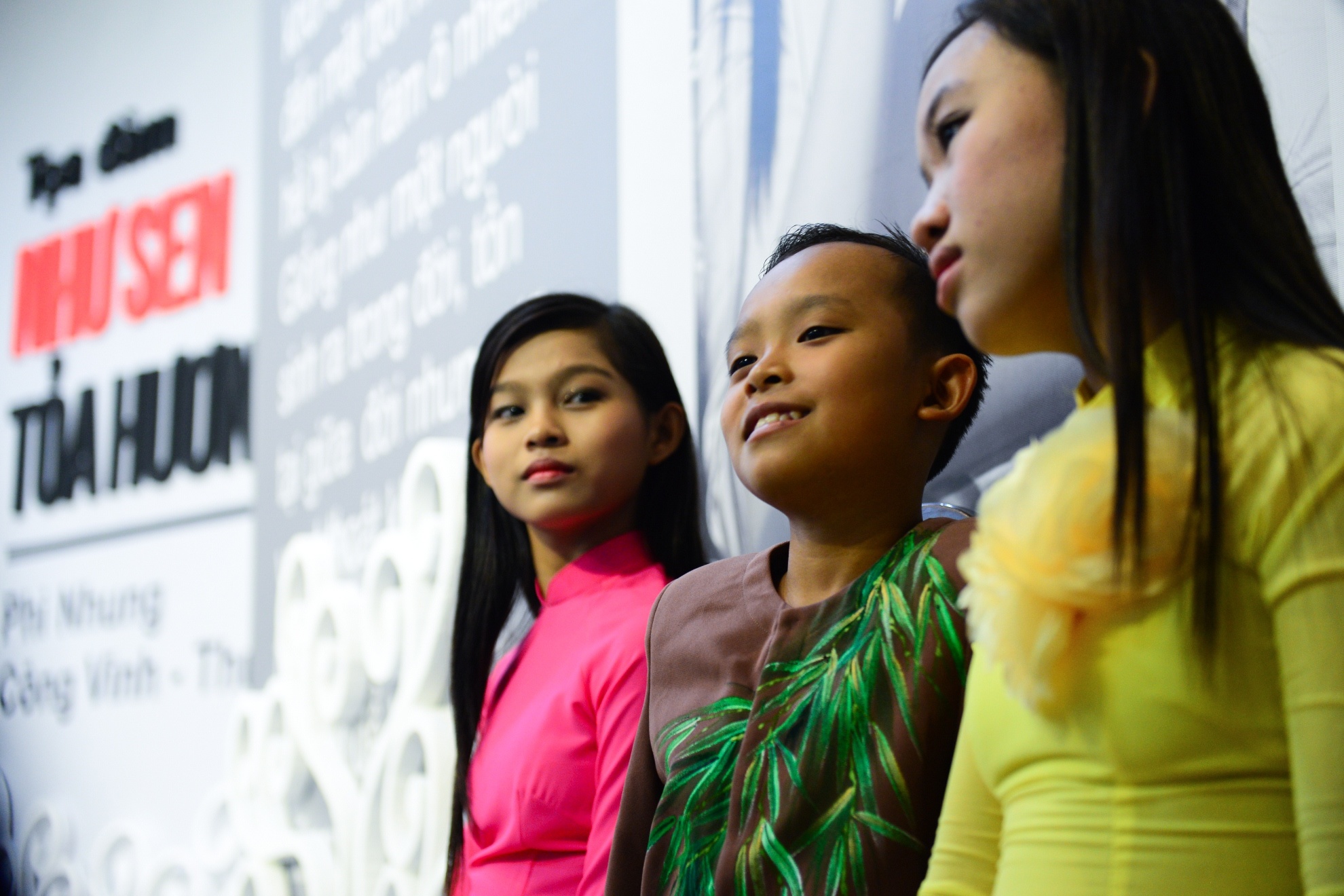 Ho Van Cuong di dien anh 3