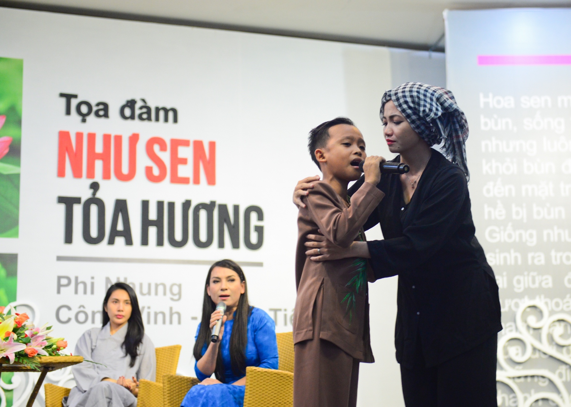 Ho Van Cuong di dien anh 4