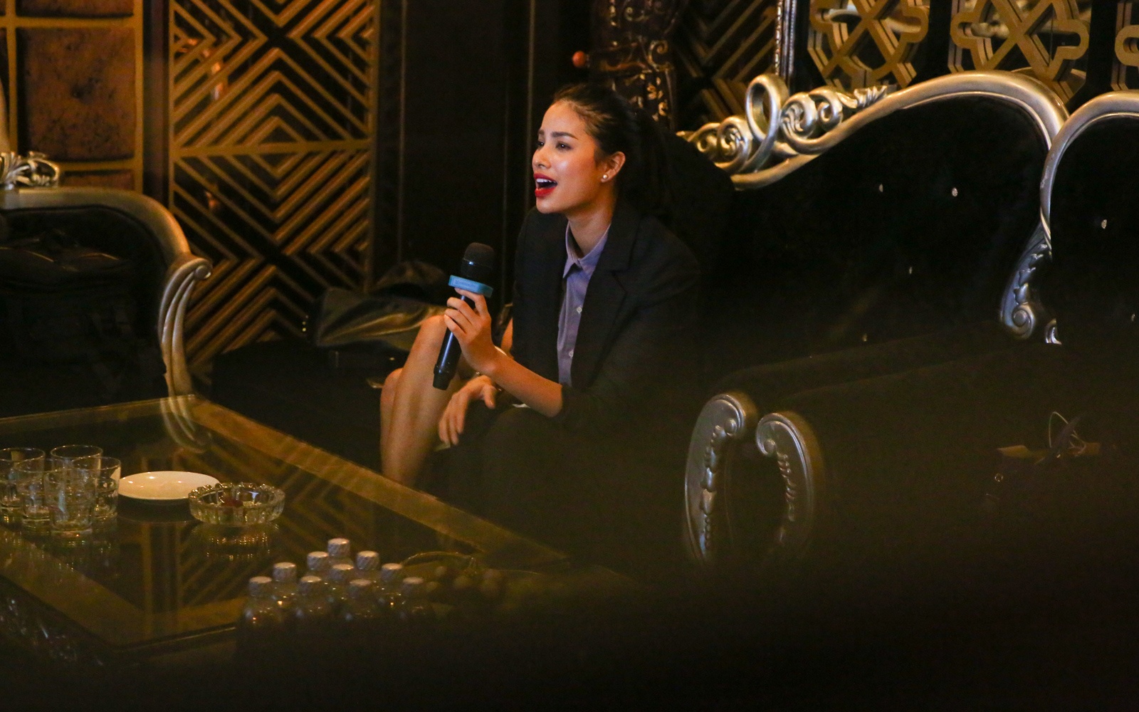 Pham Huong khoe giong hat hinh anh