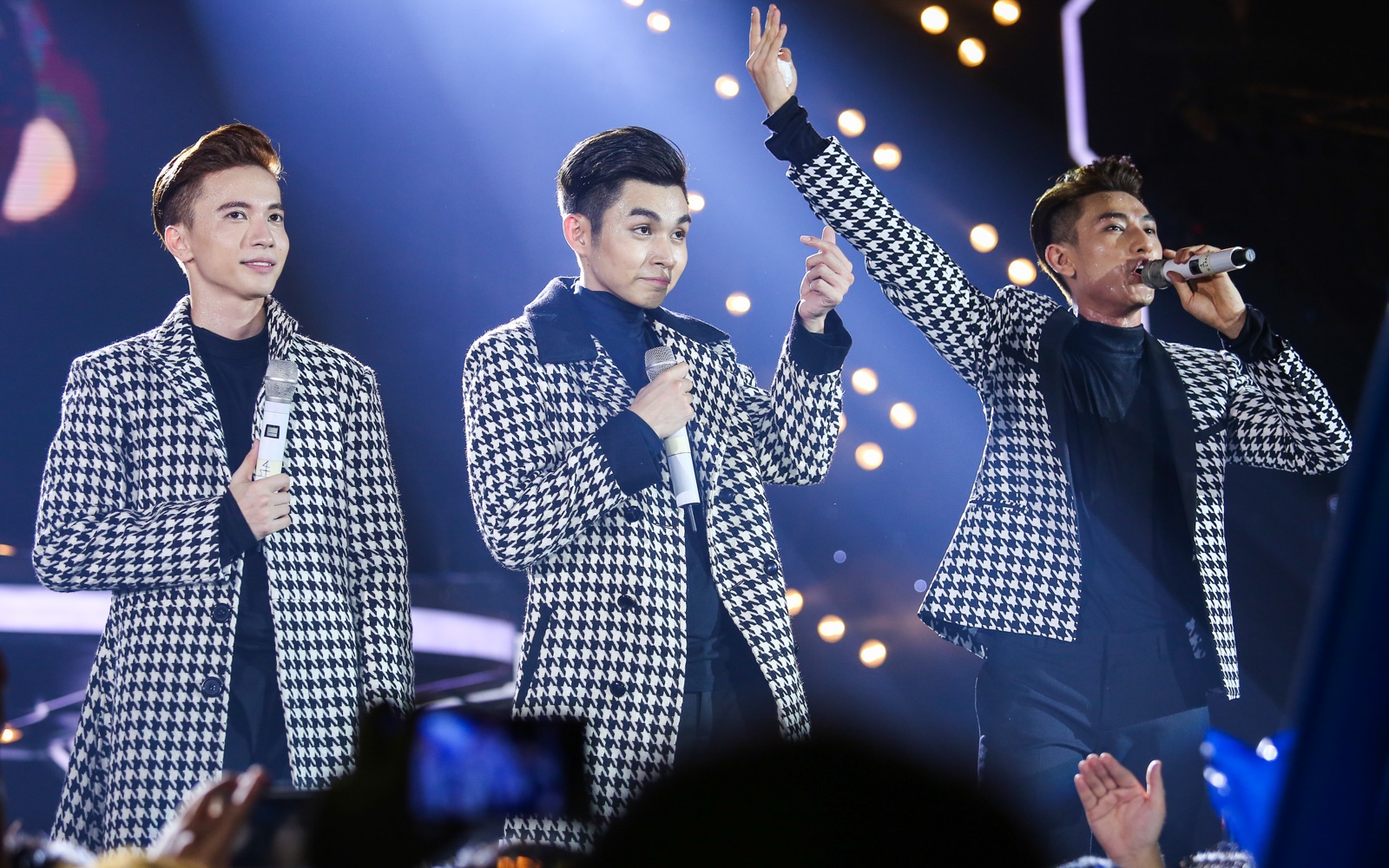 Live show cuoi cung 365 anh 11