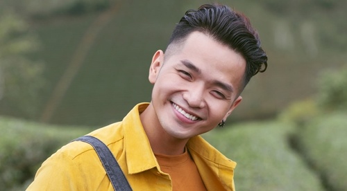 Pham Hong Phuoc cung nguoi yeu bi mat di du lich hinh anh