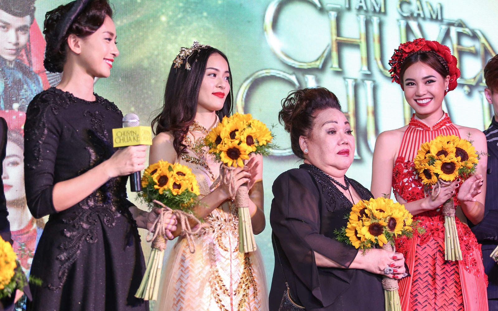 Cuong Do La den ung ho Ha Vi anh 2