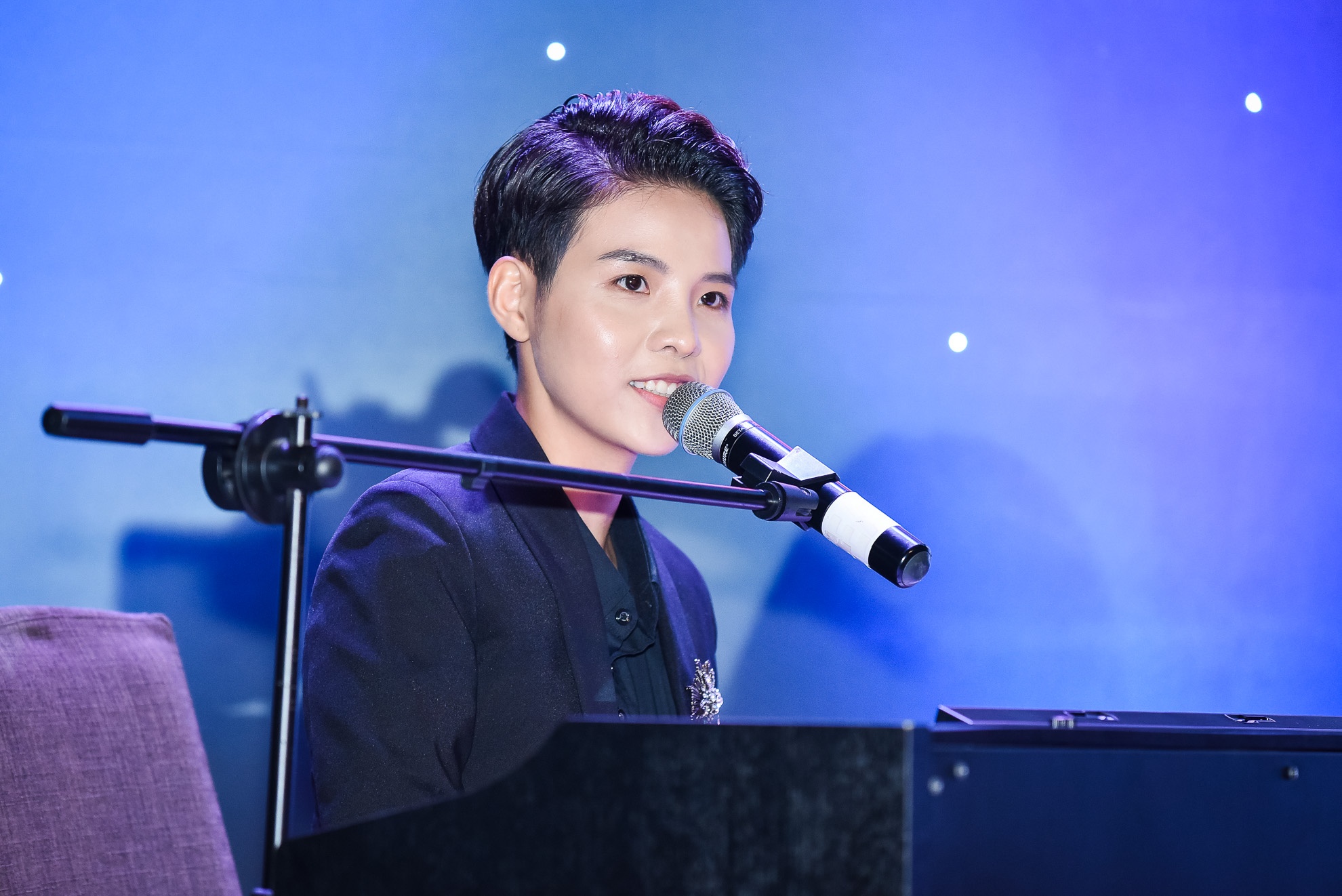 Dong Nhi,  Vu Cat Tuong nhan giai anh 4