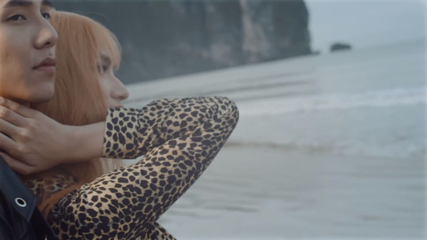 Huong Giang Idol tung tease khong canh nong hinh anh