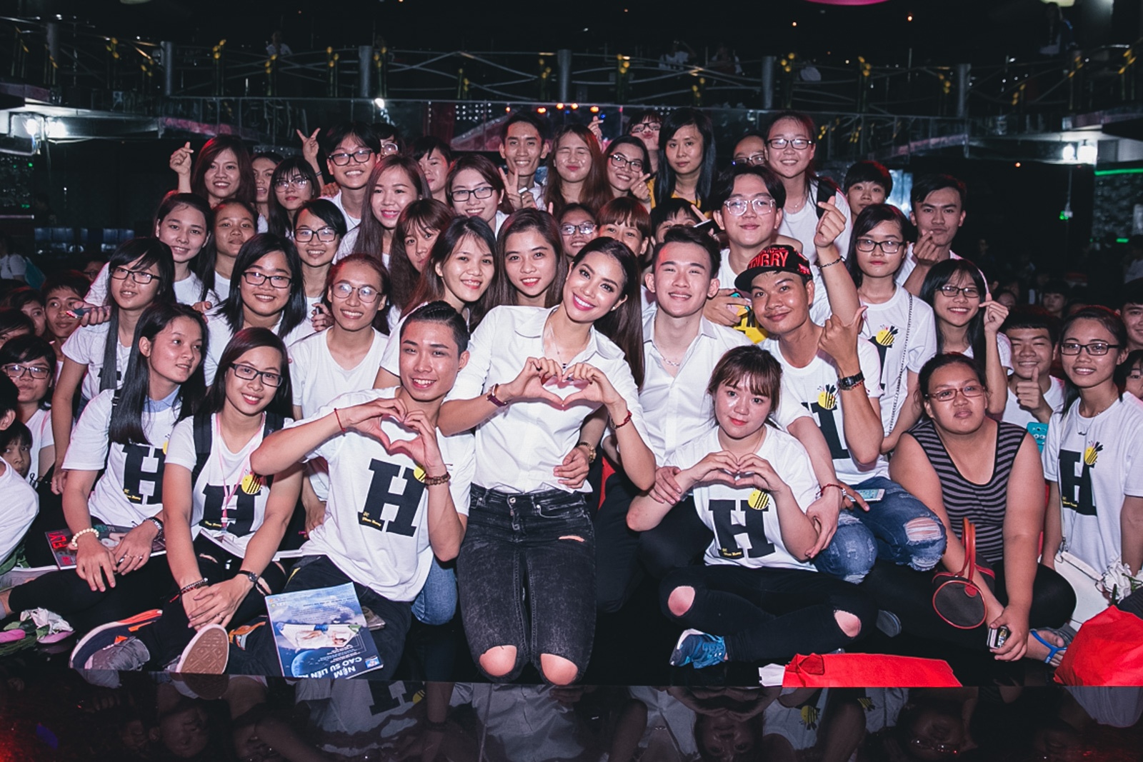 Pham Huong off fan anh 7