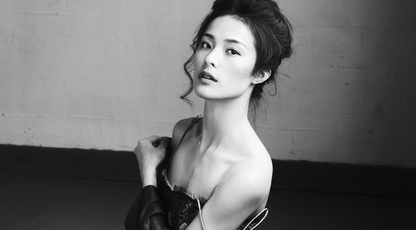 Ha Vi va lan hiem hoi chup anh khoe vai tran hinh anh