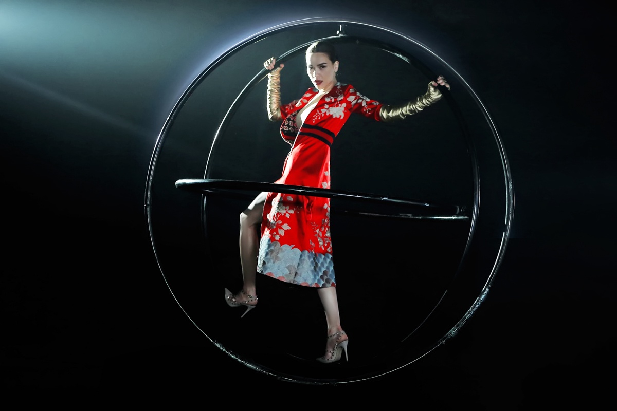 MV Keep me in love cua Ho Ngoc Ha anh 2