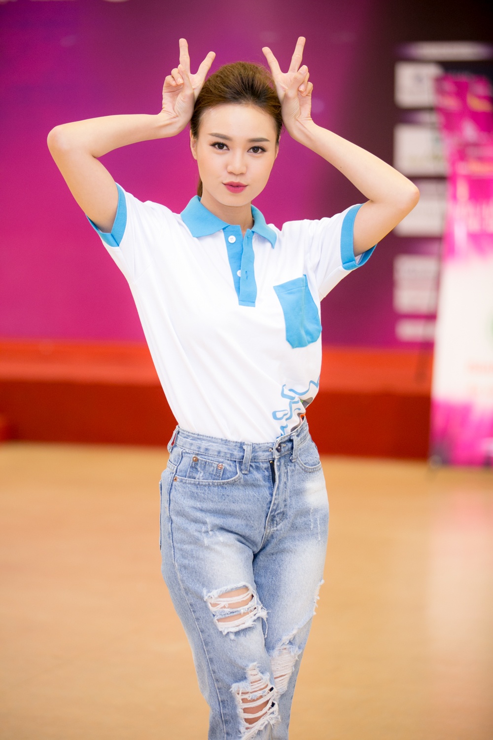 Lan Ngoc giao luu Hoa hau Viet Nam anh 9