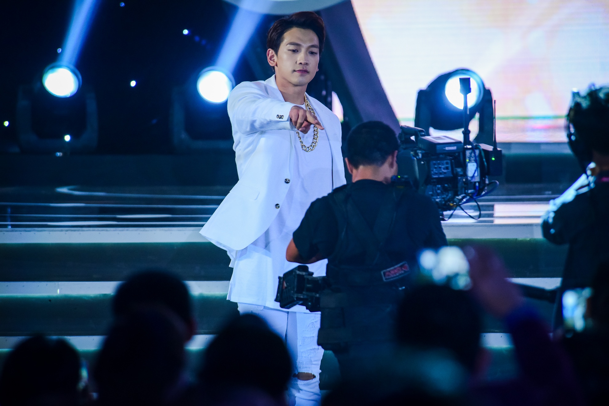 Bi Rain bieu dien tai Hoa hau Viet Nam 2016 anh 7