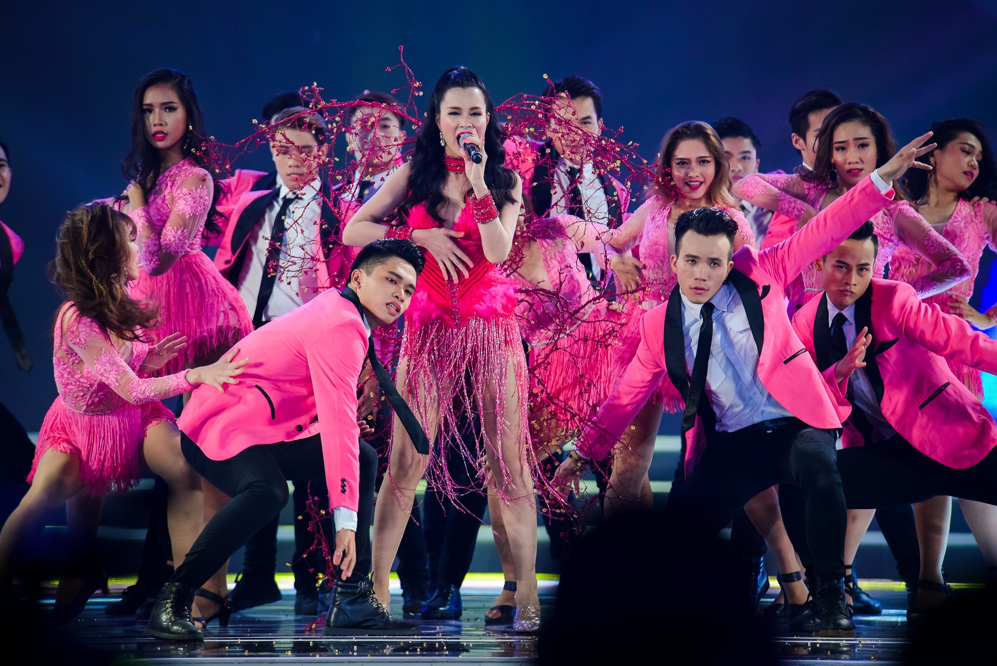 Ca sĩ trình diễn Hoa hậu Việt Nam 2016 ảnh 5 Ca si trinh dien Hoa hau Viet Nam 2016 anh 5