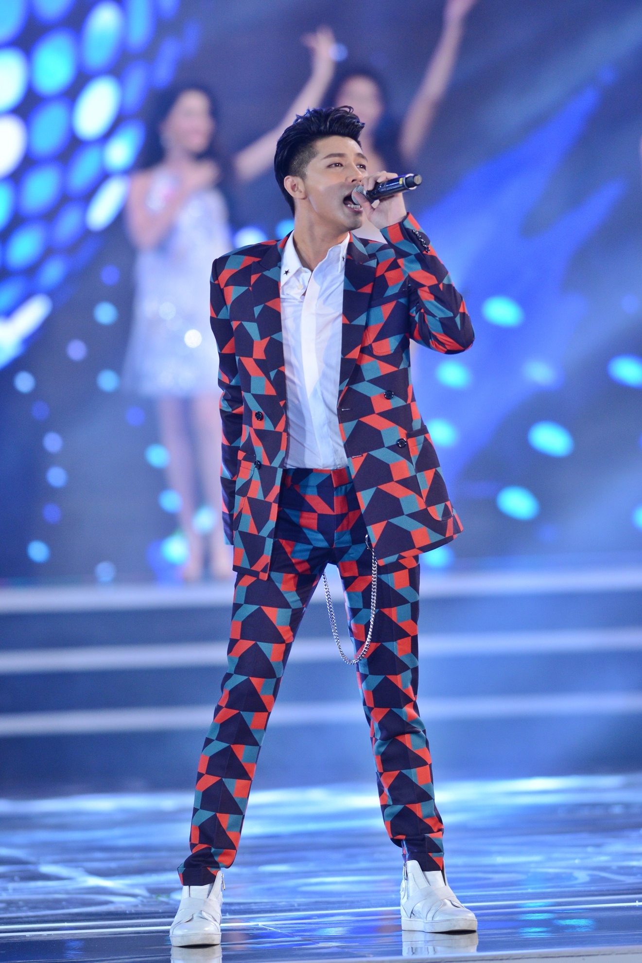 Ca sĩ trình diễn Hoa hậu Việt Nam 2016 ảnh 7 Ca si trinh dien Hoa hau Viet Nam 2016 anh 7