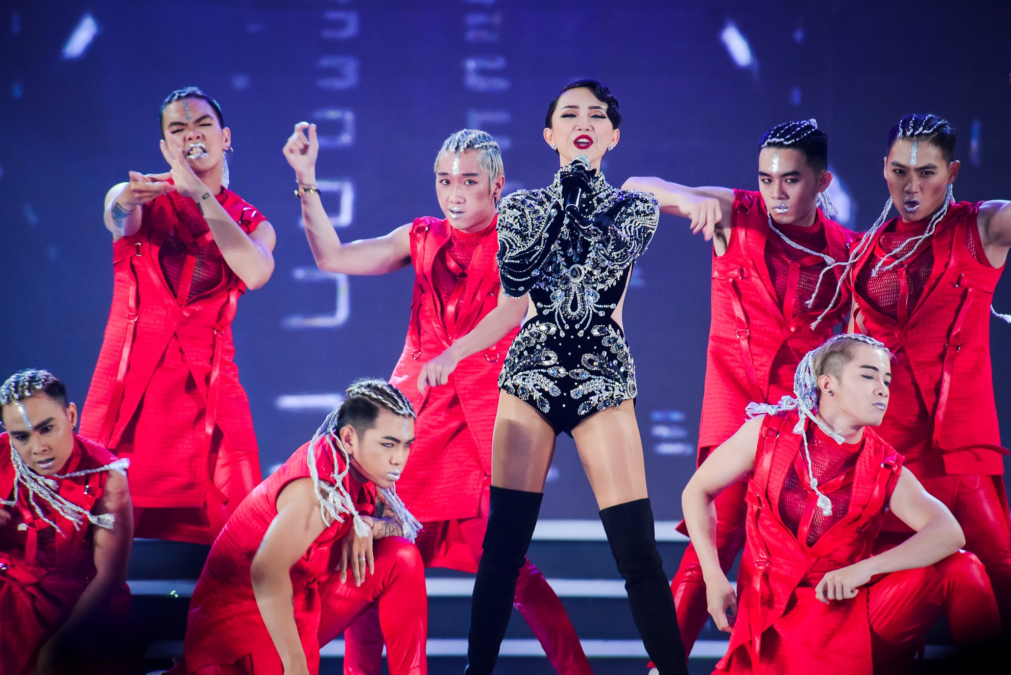 Ca sĩ trình diễn Hoa hậu Việt Nam 2016 ảnh 4 Ca si trinh dien Hoa hau Viet Nam 2016 anh 4