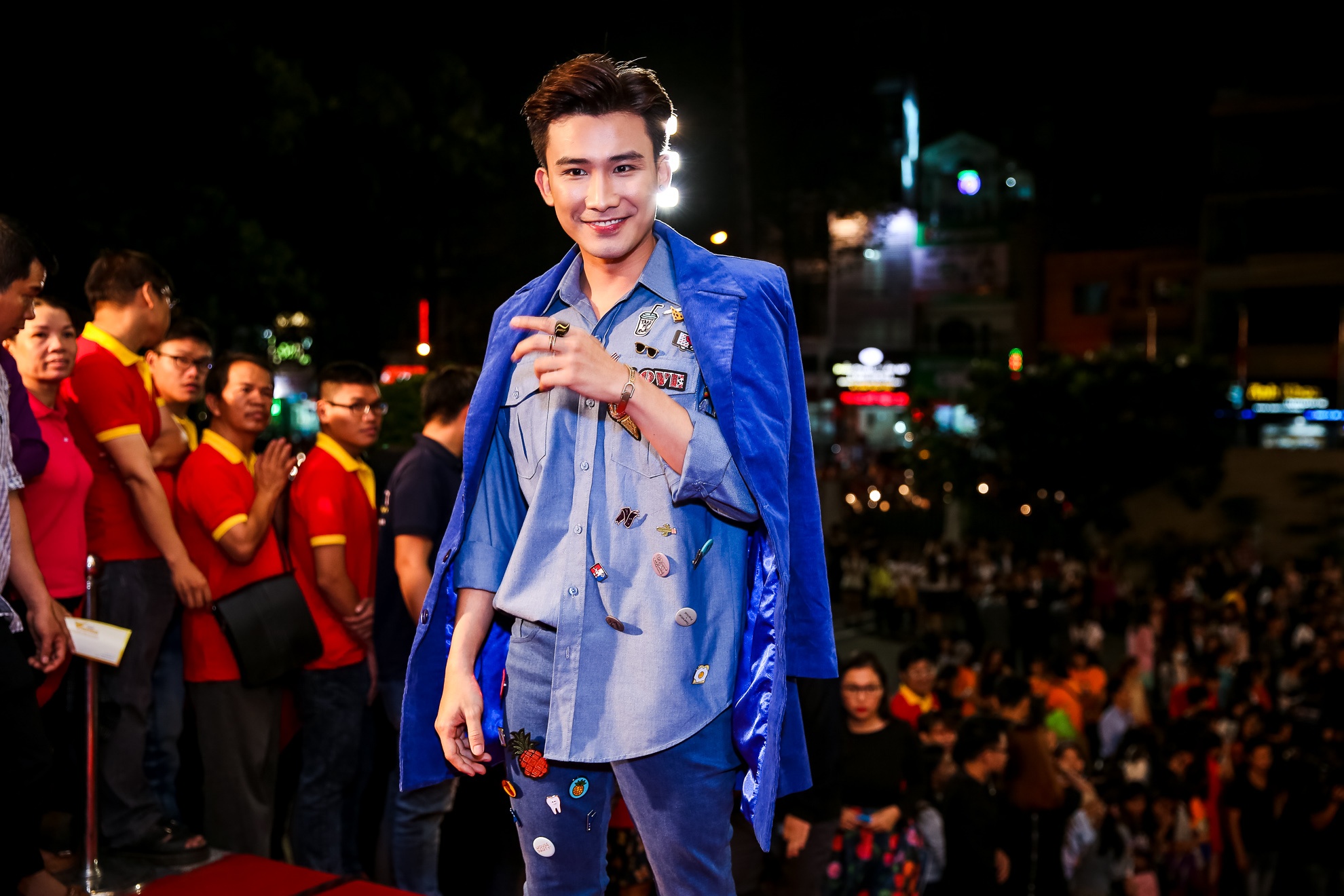 Dàn sao trên thảm đỏ VTV Awards ảnh 21 Dan sao tren tham do VTV Awards anh 21