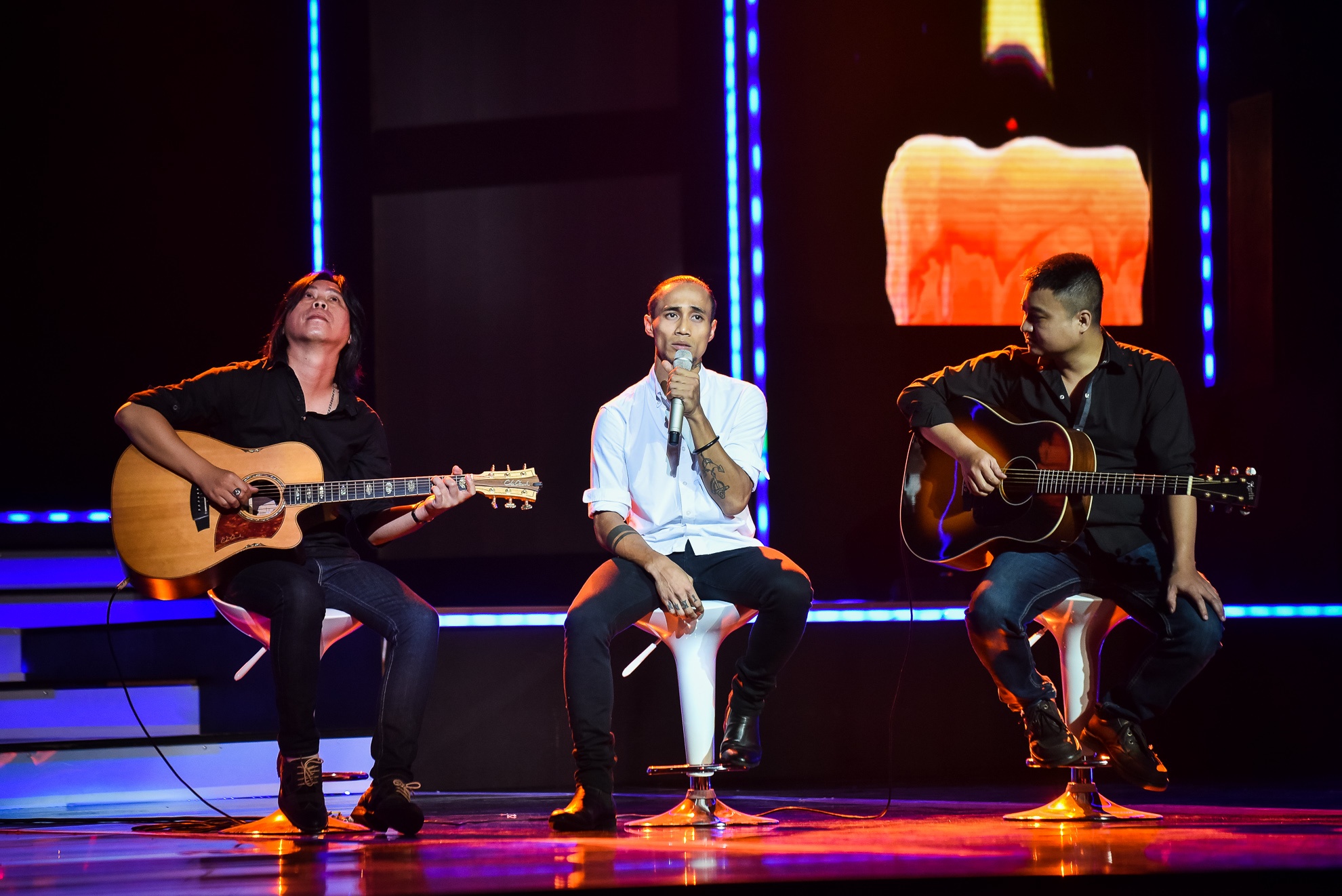 Lai Van Sam tuong nho cac co nhac si hinh anh