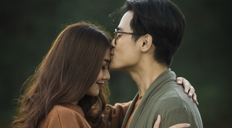 Ha Anh Tuan va Thanh Hang om hon trong MV hinh anh