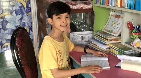 Xot xa gia canh than dong cai luong khien Hoai Linh bat khoc hinh anh