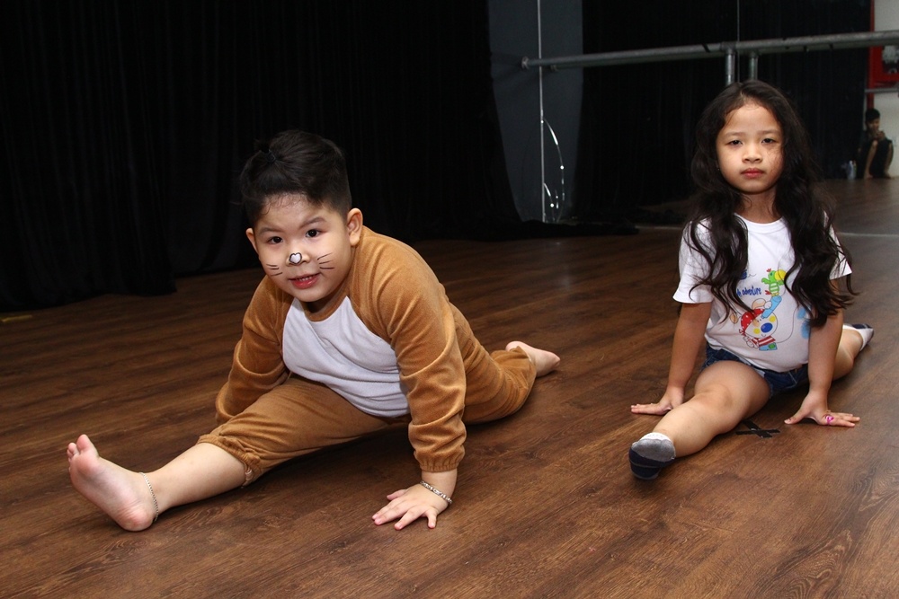 Thien Khoi ra MV Ong vua sac mau anh 2