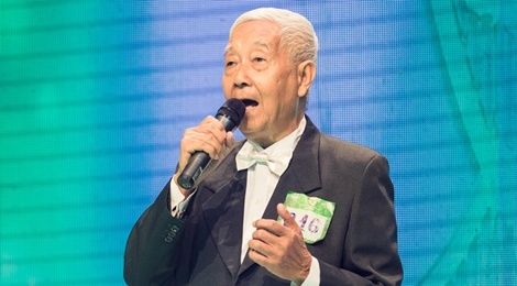Cu ong 78 tuoi thi hat khien danh ca Tuan Ngoc ne phuc hinh anh