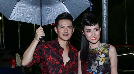 Dong Nhi duoc Ong Cao Thang che o, diu di khi troi mua hinh anh