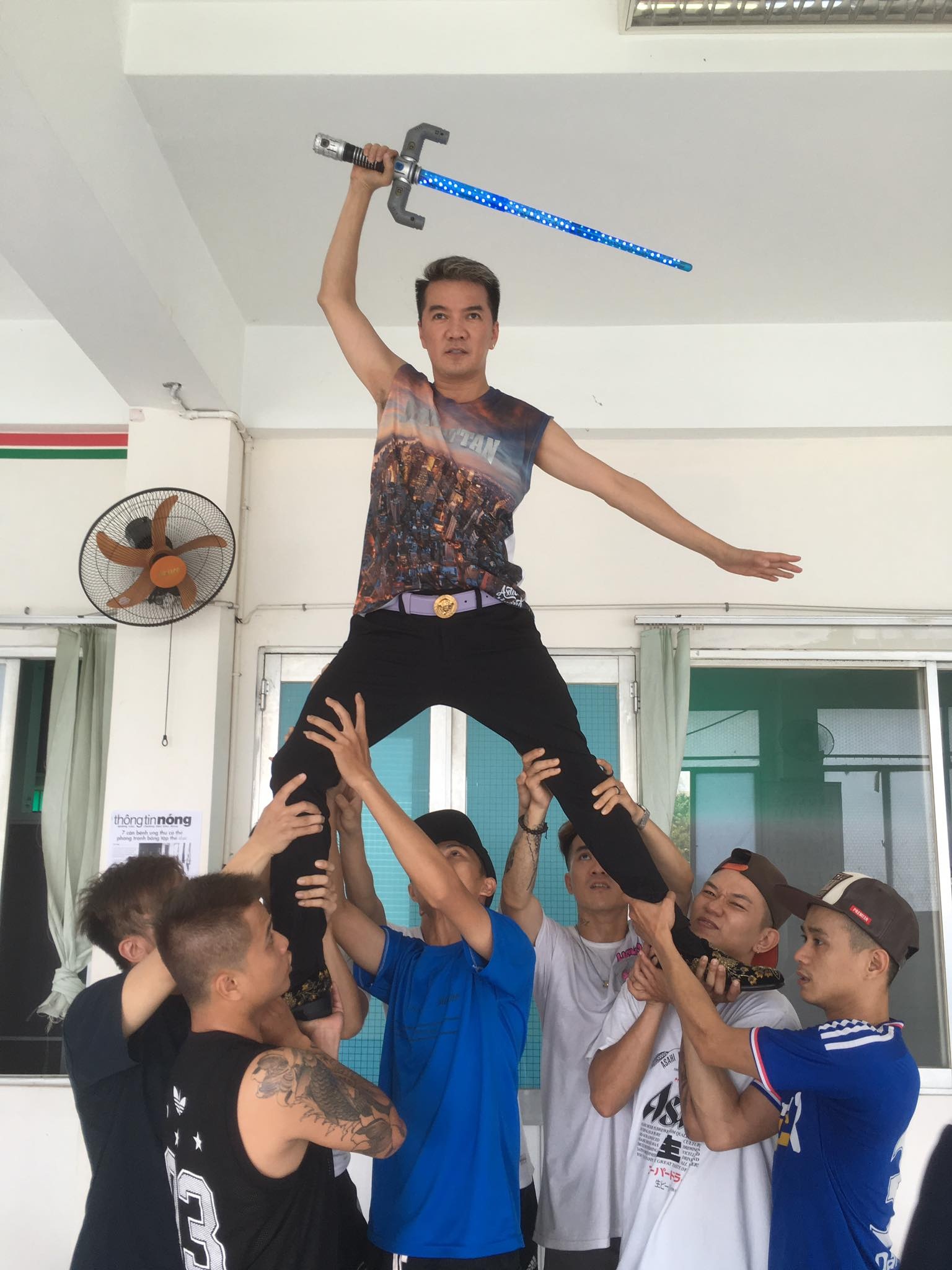 Live show Đàm Vĩnh Hưng thu 2 tỷ tiền vé ảnh 2 Live show Dam Vinh Hung thu 2 ty tien ve anh 2