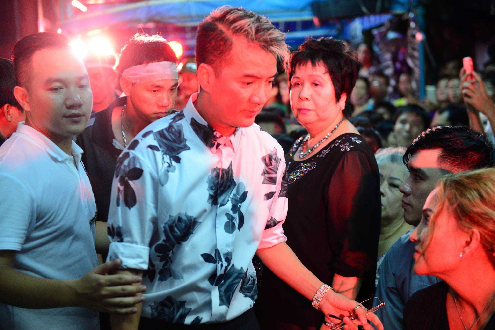 Nghe si hat dua tien Minh Thuan anh 12