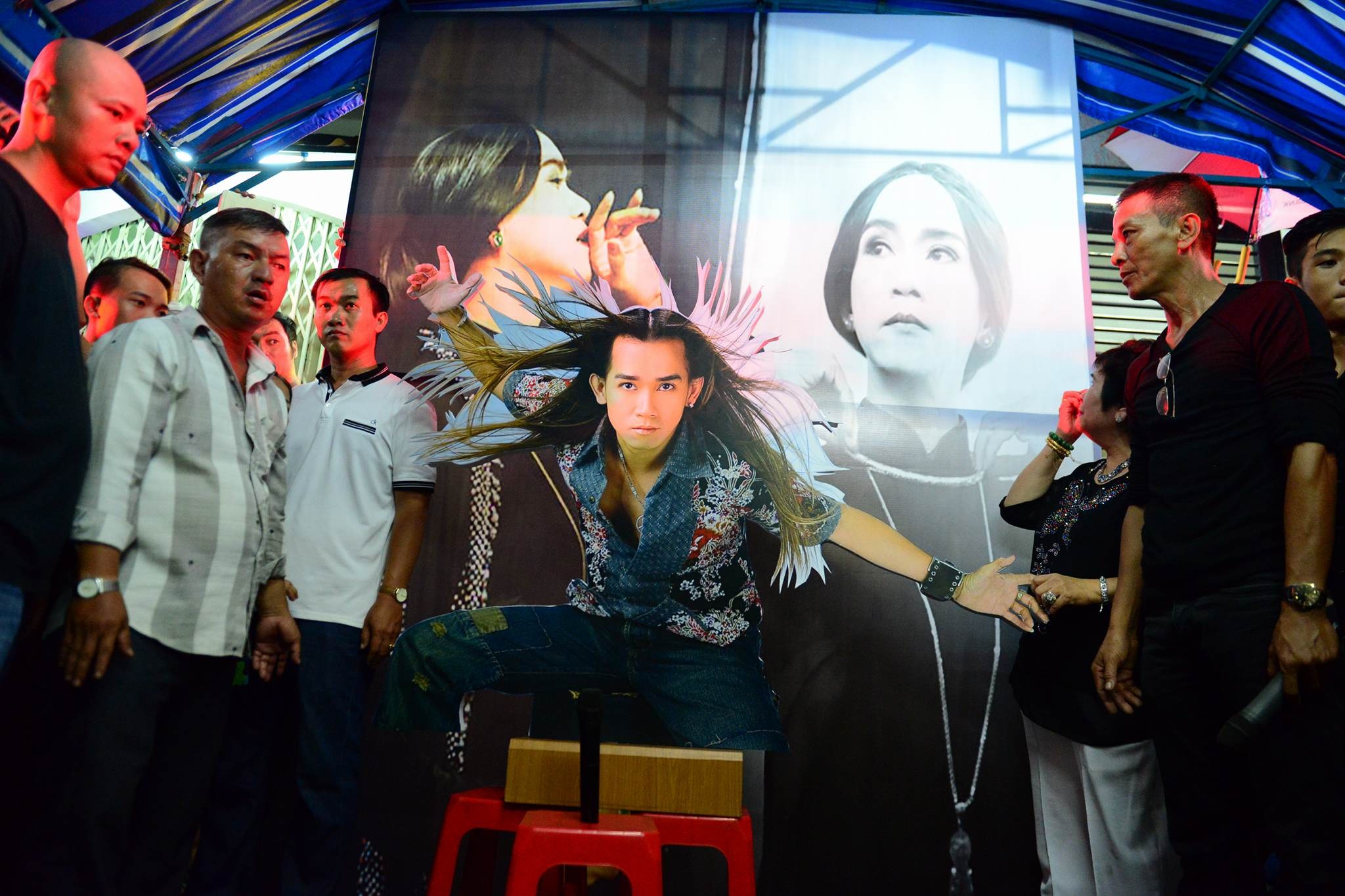 Nghe si hat dua tien Minh Thuan anh 1