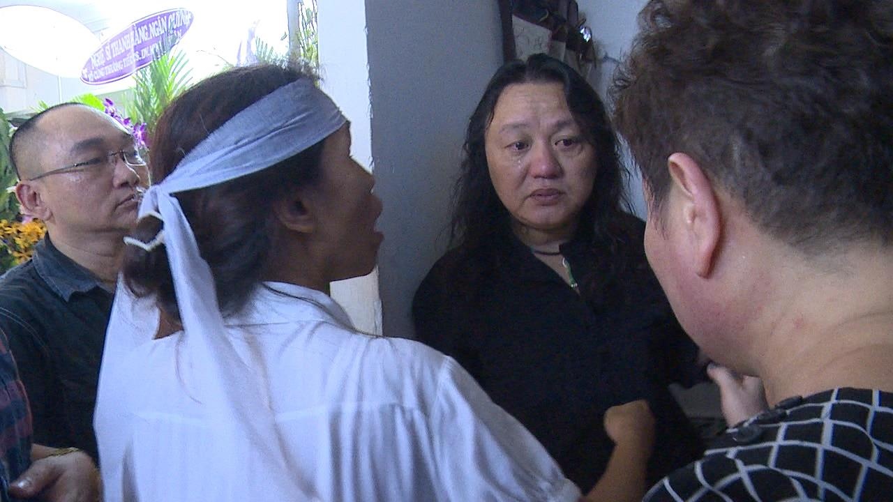 Nhat Hao bat khoc khi den dam tang Minh Thuan anh 4