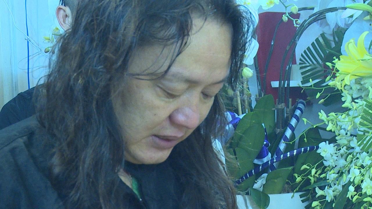 Nhat Hao bat khoc khi den dam tang Minh Thuan anh 3