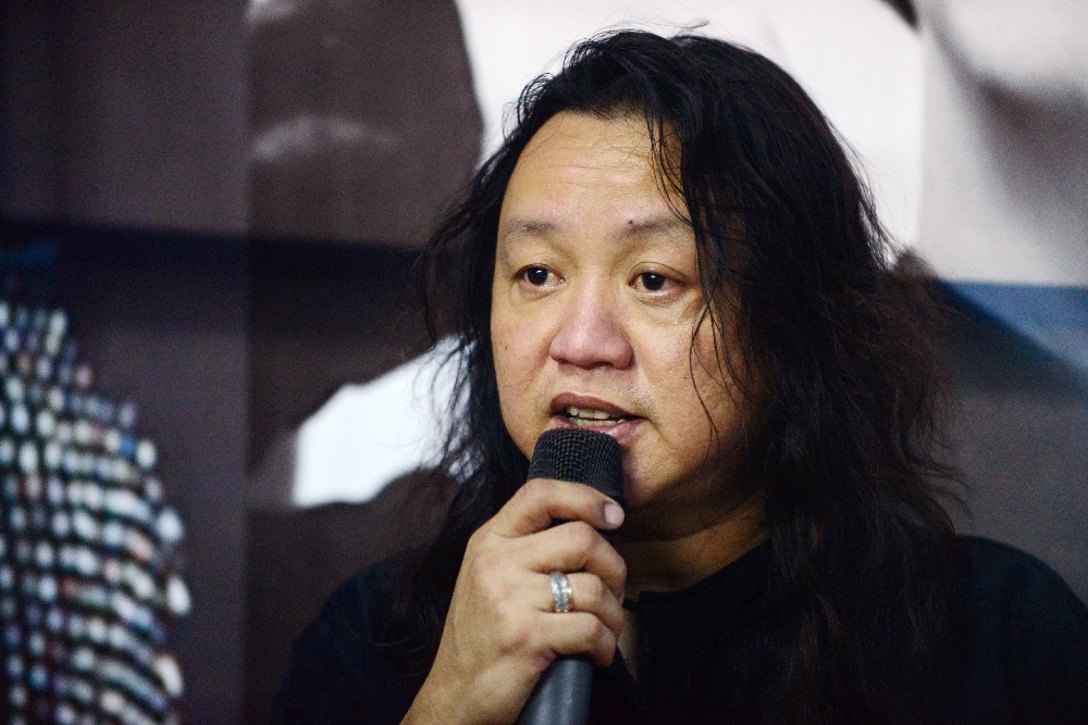 Nhat Hao bat khoc khi den dam tang Minh Thuan anh 10