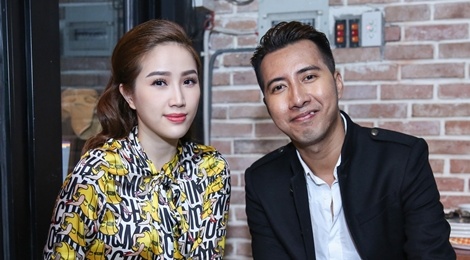 Dan sao den chuc mung thay tro OnlyC, Lou Hoang hinh anh