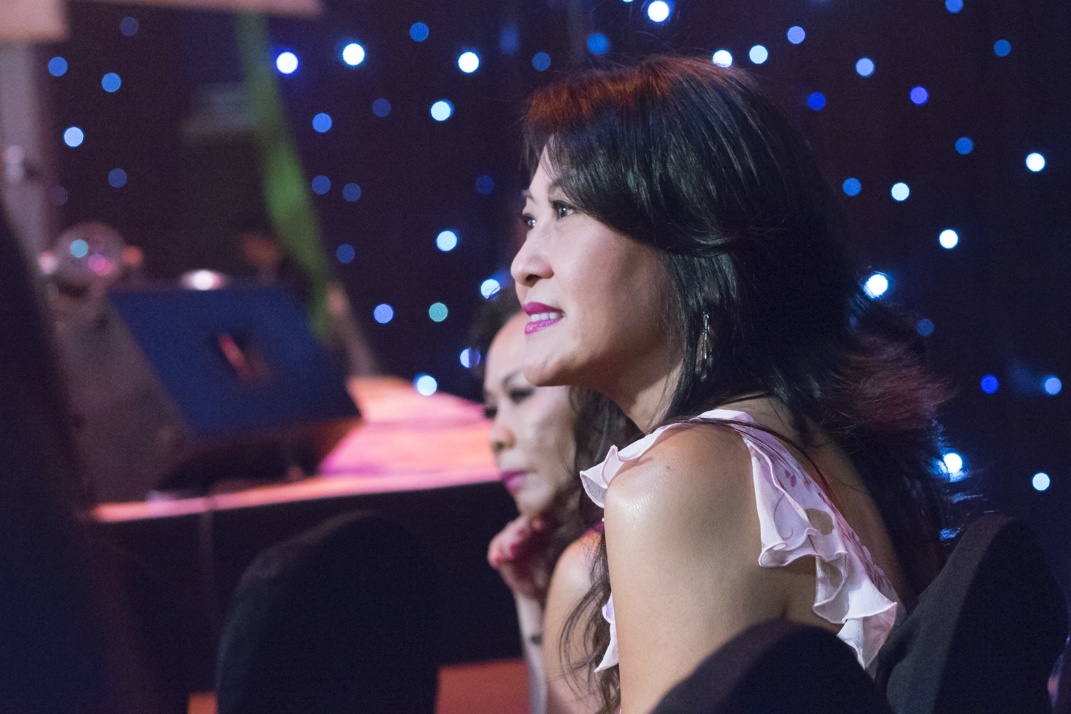 Vo Tuan Ngoc xuat hien theo doi chong anh 3