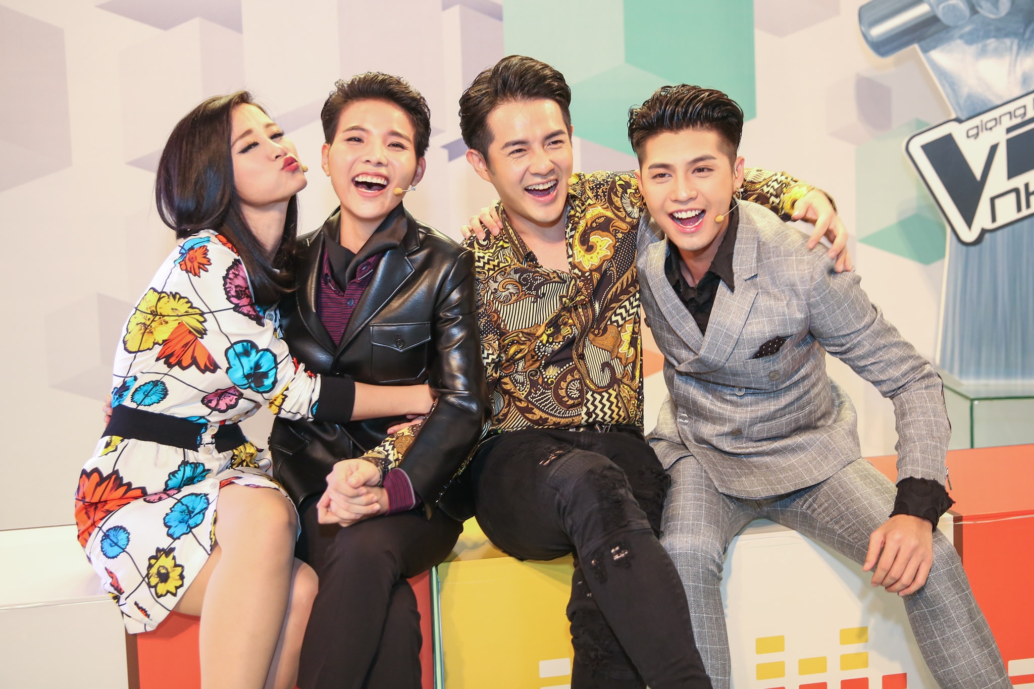 Dong Nhi duoc Ong Cao Thang tu tay lam toc anh 9