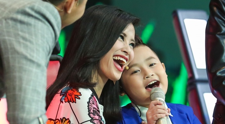 Hoc tro Noo Phuoc Thinh khien Dong Nhi suyt 'ngat xiu' hinh anh