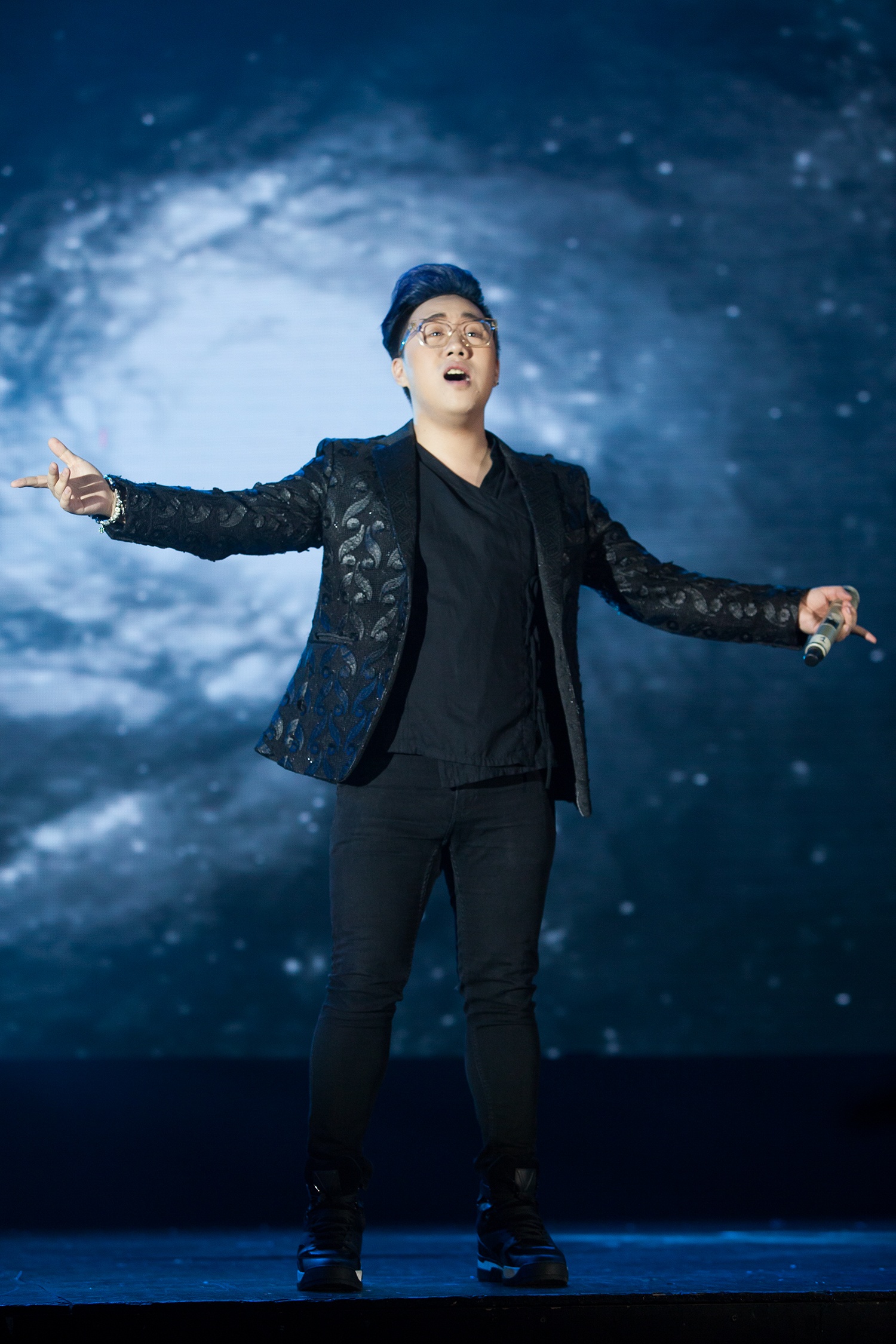 Dong Nhi,  Van Mai Huong anh 10