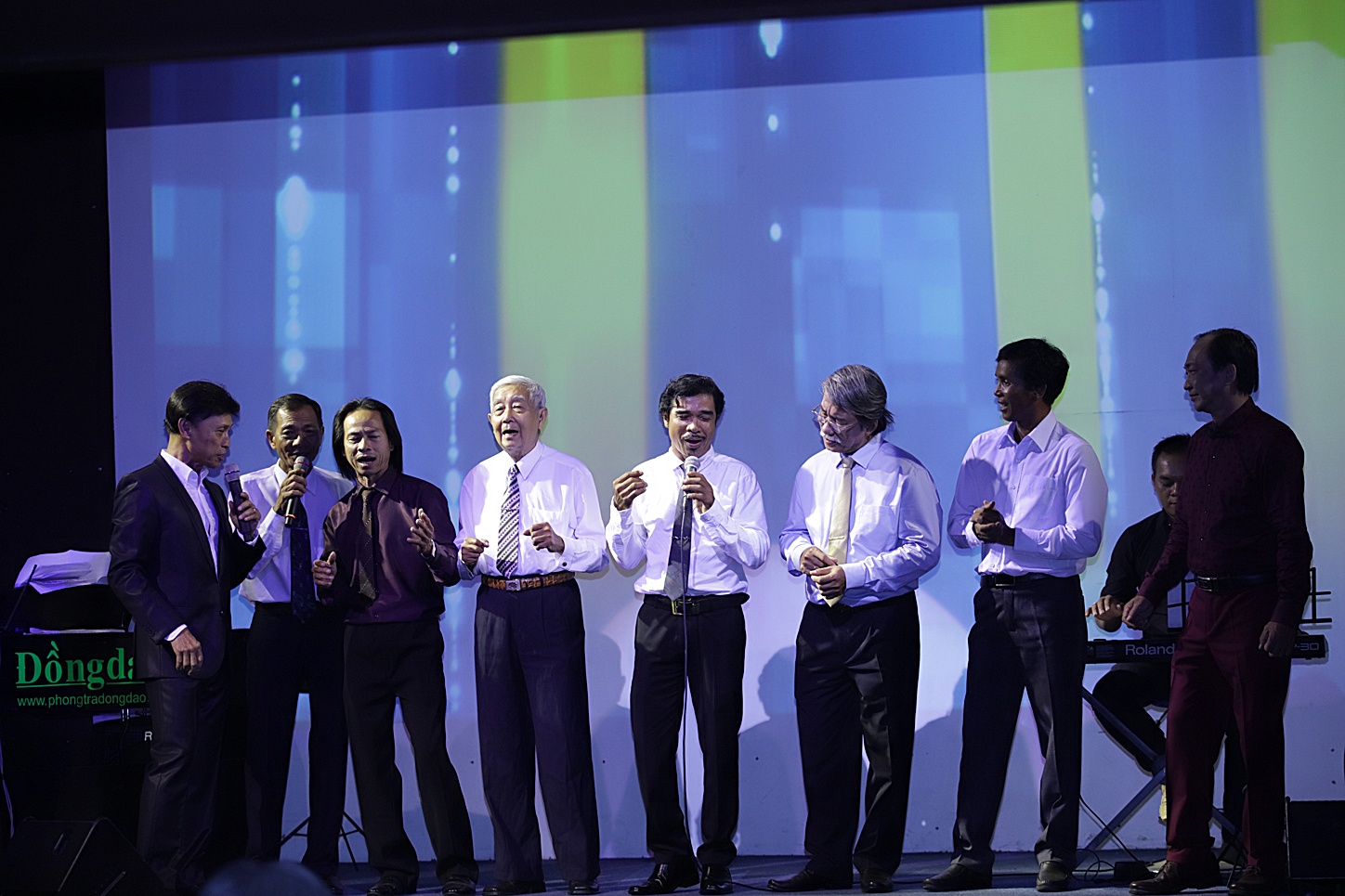 Vong live show Tieng hat mai xanh anh 1