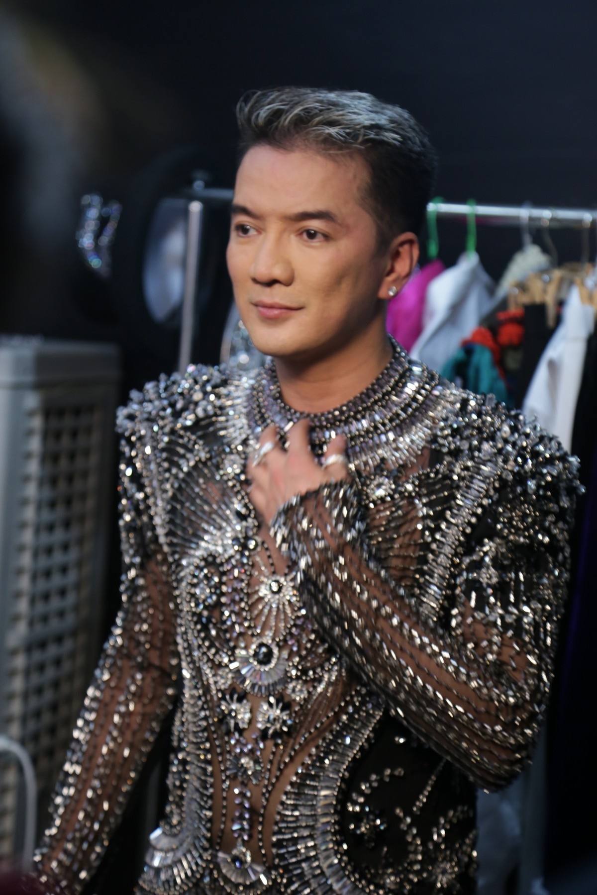 Kho hang hieu su dung trong live show Dam Vinh Hung anh 14