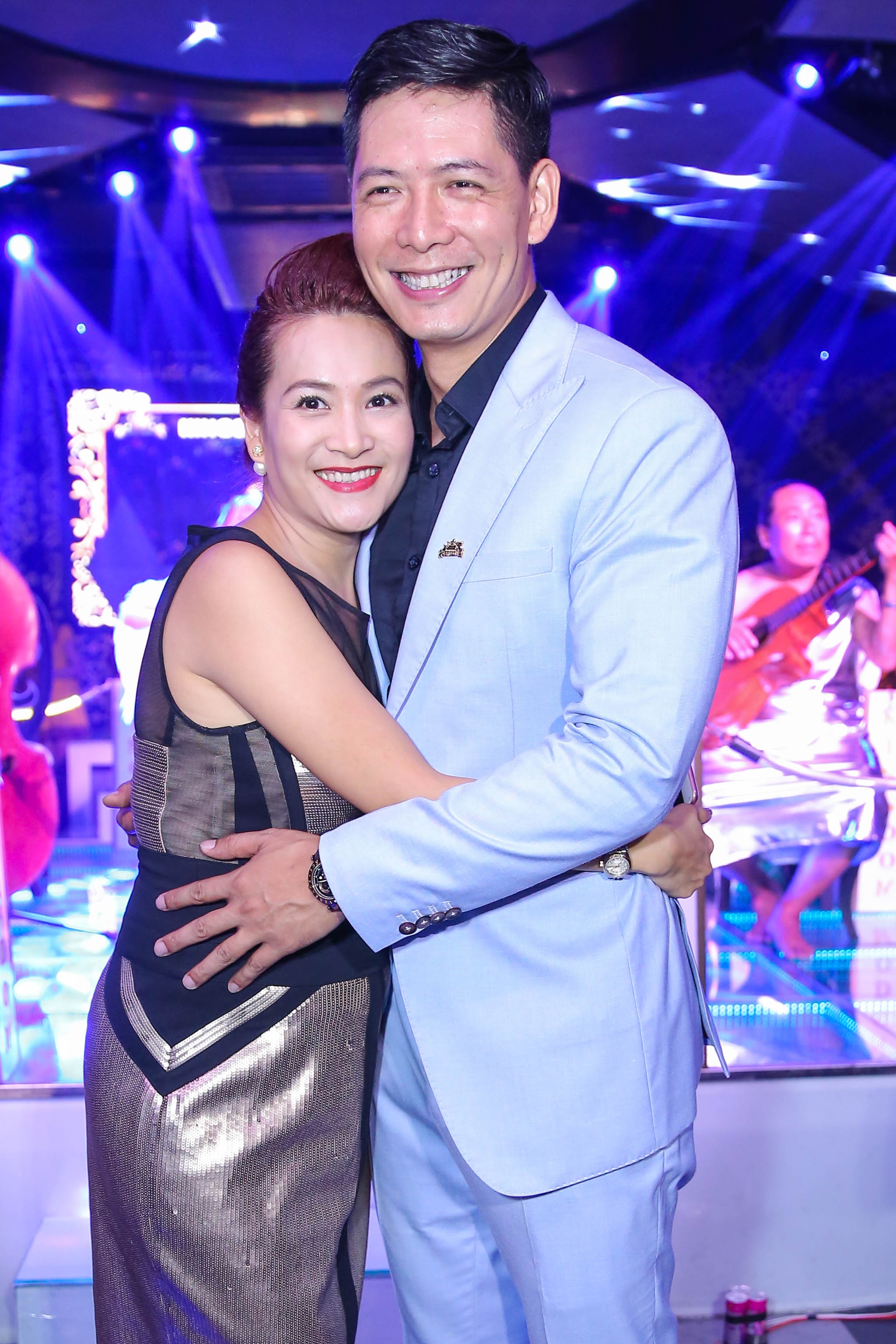 Dan sao chuc mung Nguyen Hong Thuan anh 2