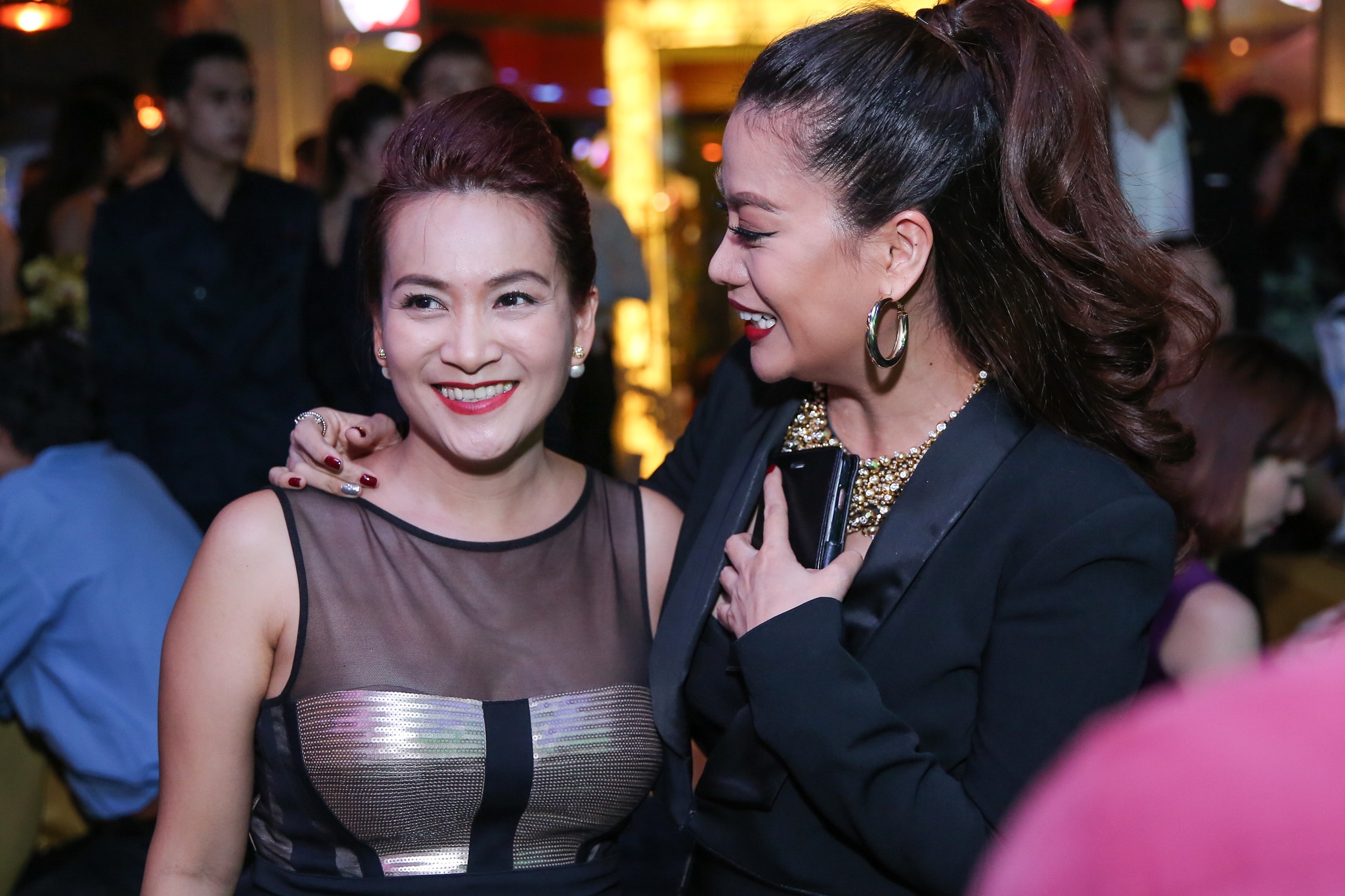 Dan sao chuc mung Nguyen Hong Thuan anh 3