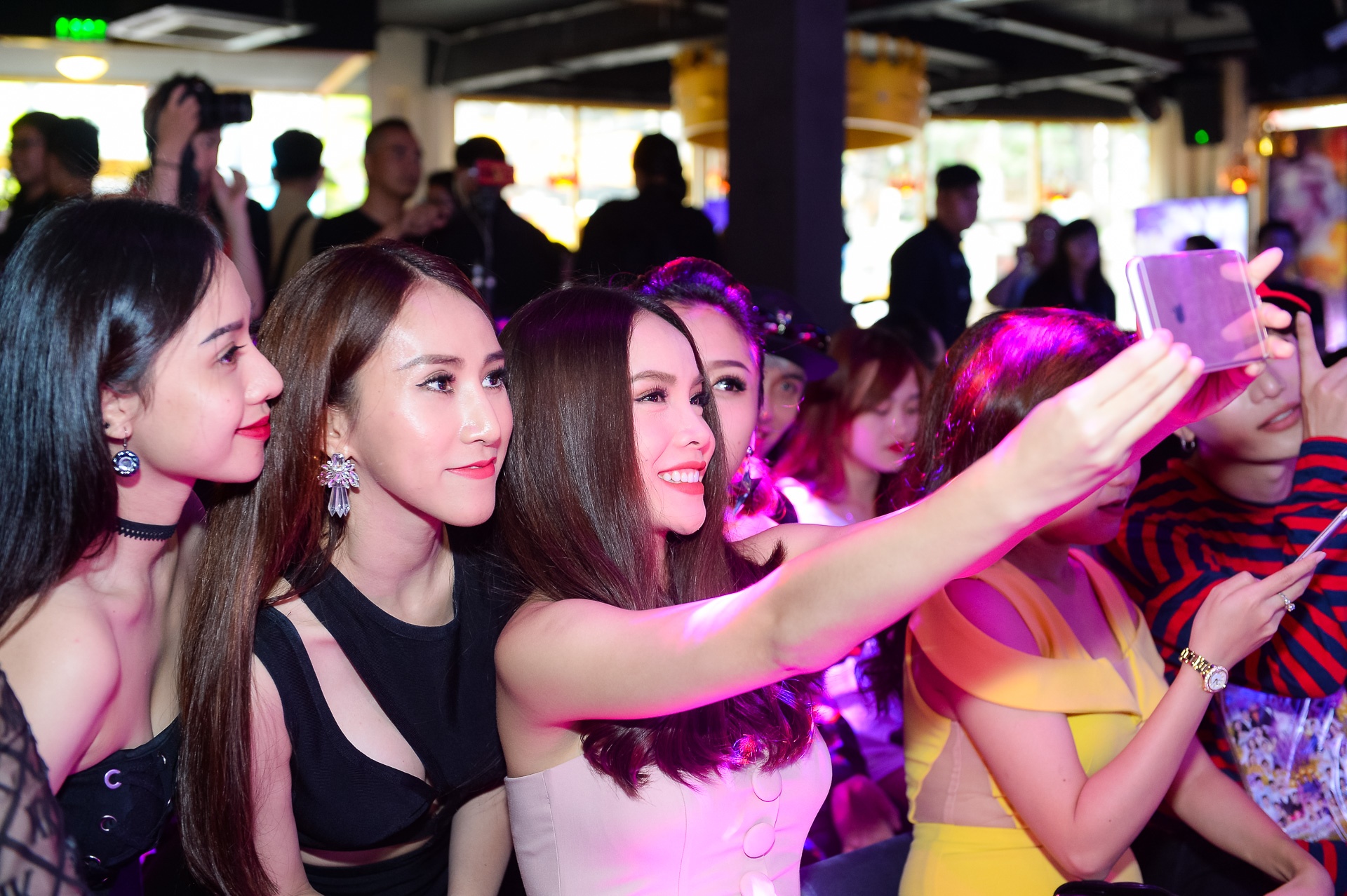 Dan sao hop bao Gala nhac Viet anh 6