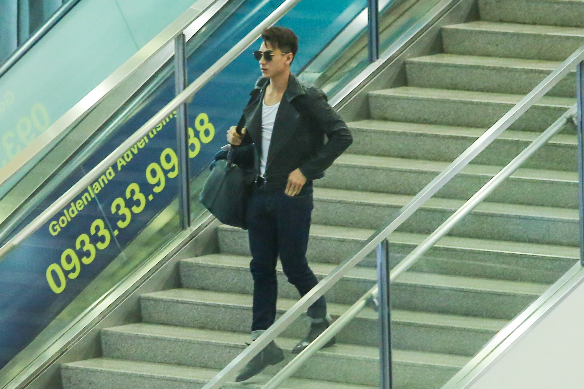 Isaac noi bat o san bay sau khi thang giai LHP Busan anh 1