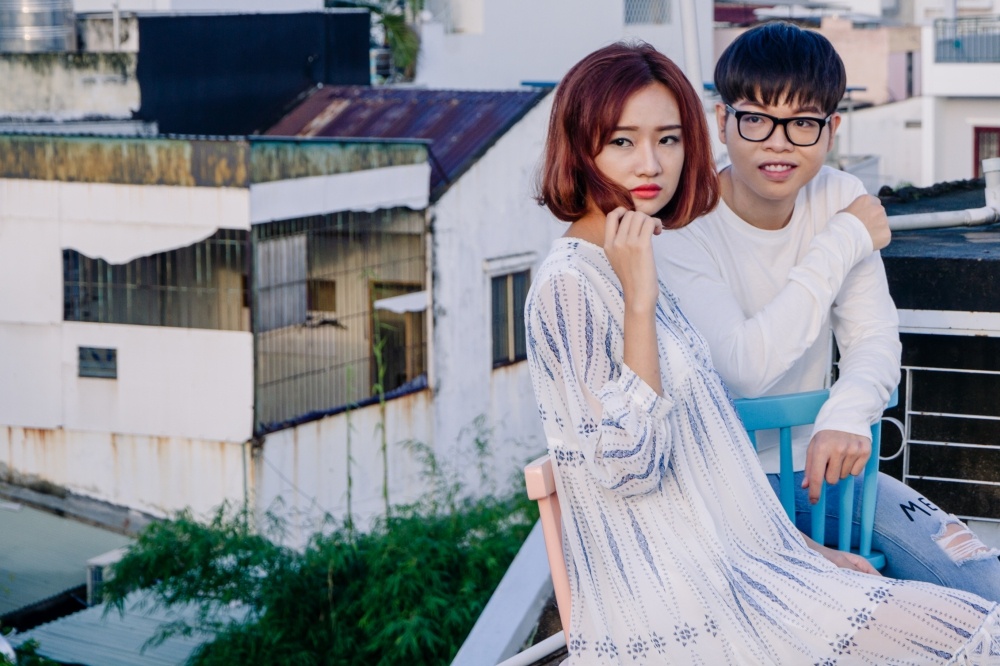 Duc Phuc so hai khi dong MV cung hot girl anh 6