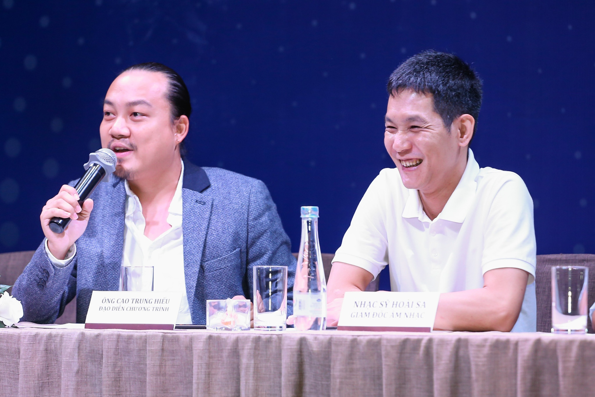 Uyen Linh nan ni duoc hat cung Tuan Ngoc anh 6