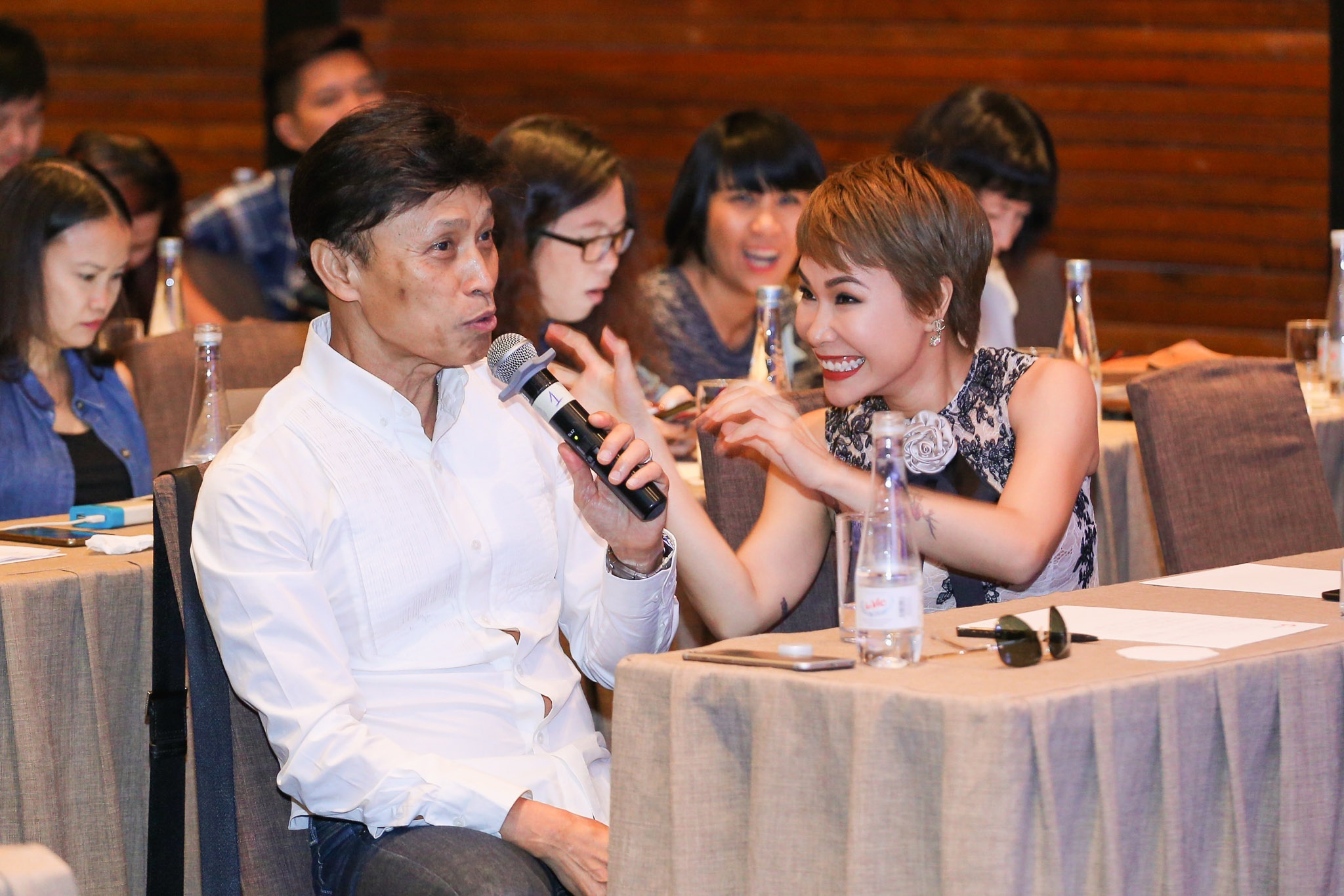 Uyen Linh nan ni duoc hat cung Tuan Ngoc anh 5