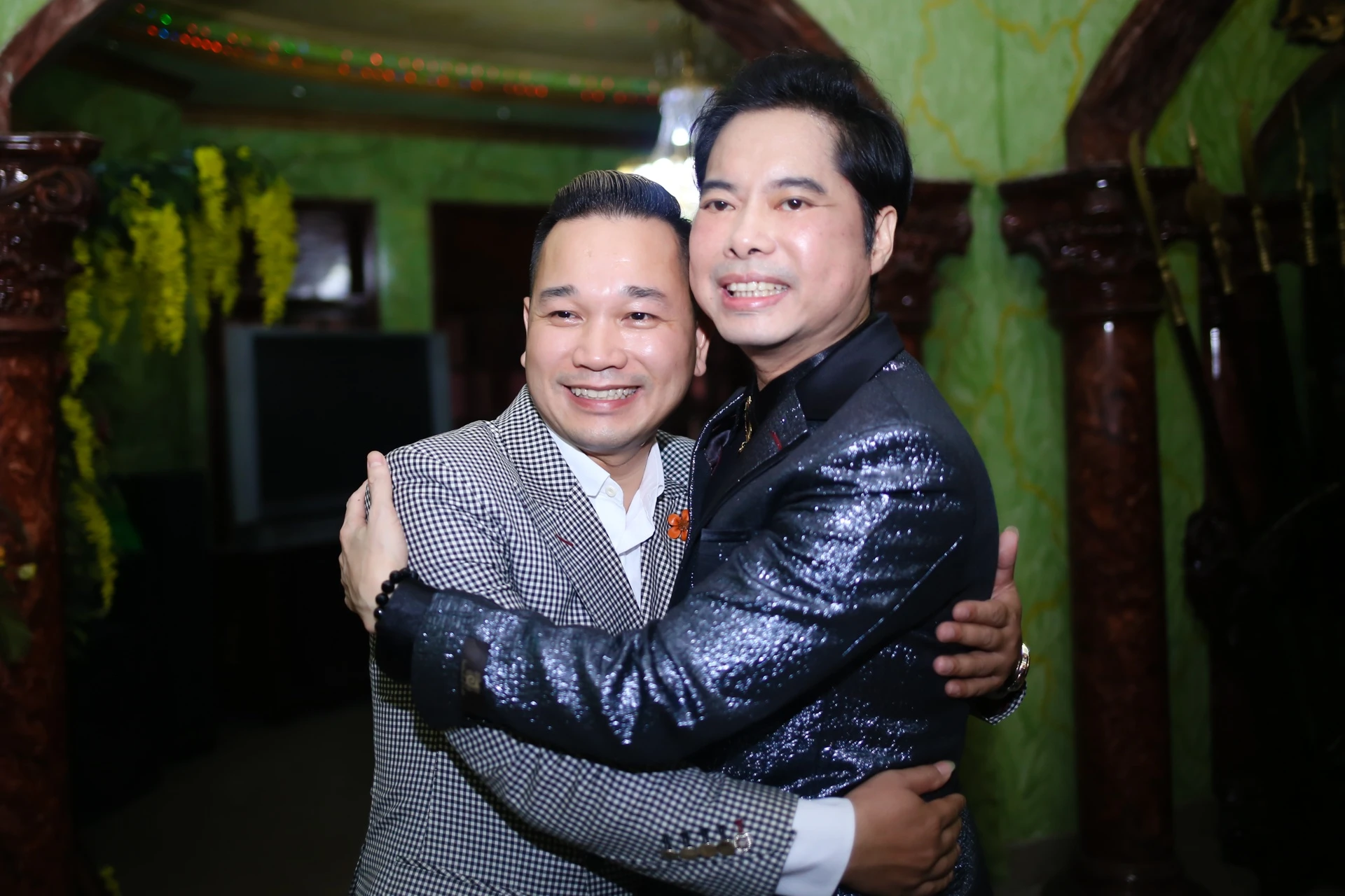 Ngoc Son nhan hoc tro anh 6