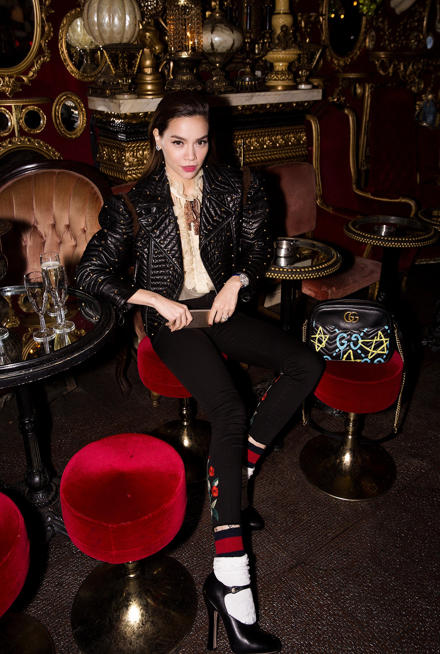 Ho Ngoc Ha tai du trien lam nghe thuat tai Nhat anh 9