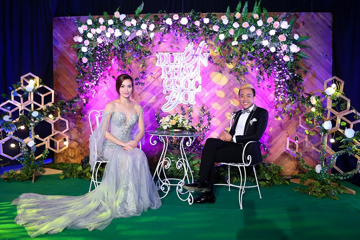 Tran Thanh gia gai lay nuoc mat khan gia anh 7