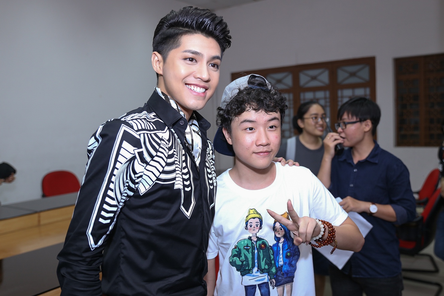 Hoàng Anh đầu xù gây bất ngờ với ngoại hình lớn phổng phao ảnh 1 Hoang Anh dau xu gay bat ngo voi ngoai hinh lon phong phao anh 1