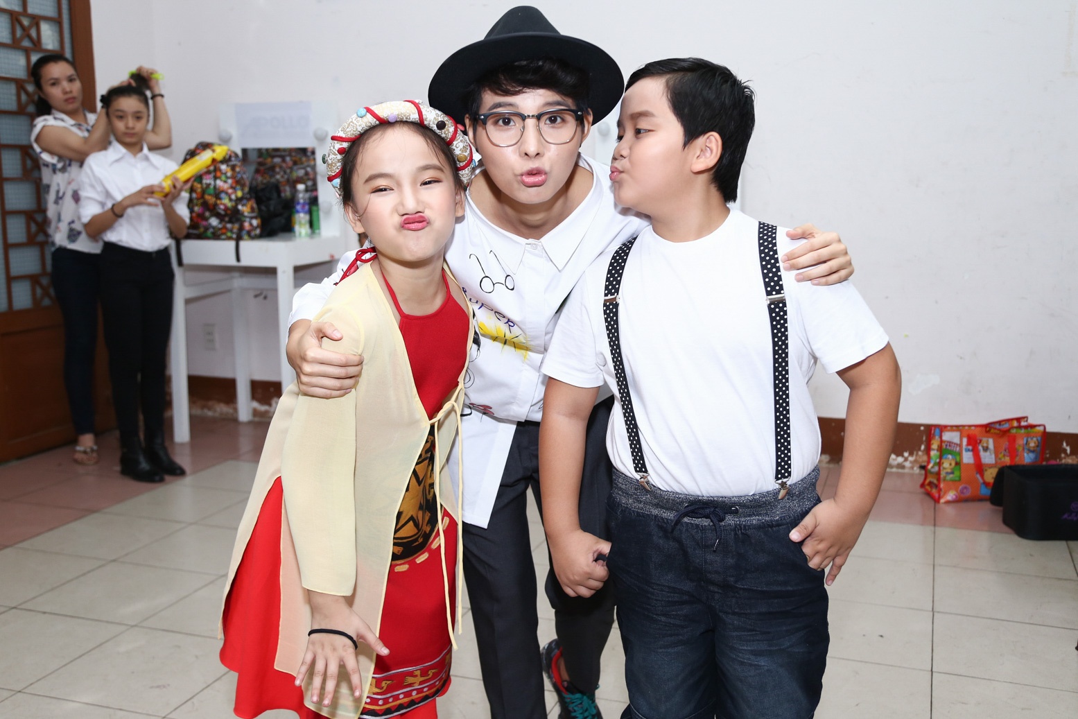 Hoàng Anh đầu xù gây bất ngờ với ngoại hình lớn phổng phao ảnh 6 Hoang Anh dau xu gay bat ngo voi ngoai hinh lon phong phao anh 6